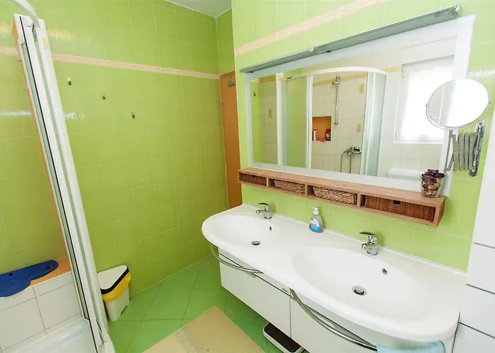 In 39069 * Crikvenica